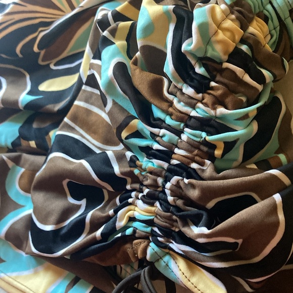 Croft and Barrow tankini top. Multiple color print. Size 8. - Picture 2 of 3